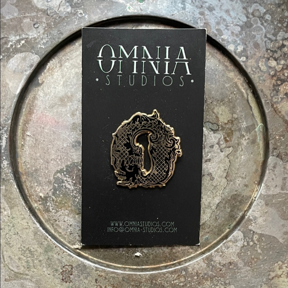 Pin Omnia Studios Jewelry Keyhole